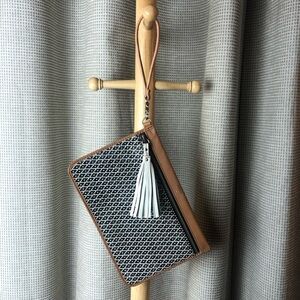 Fossil Elegant Black and Tan Women's Clutch